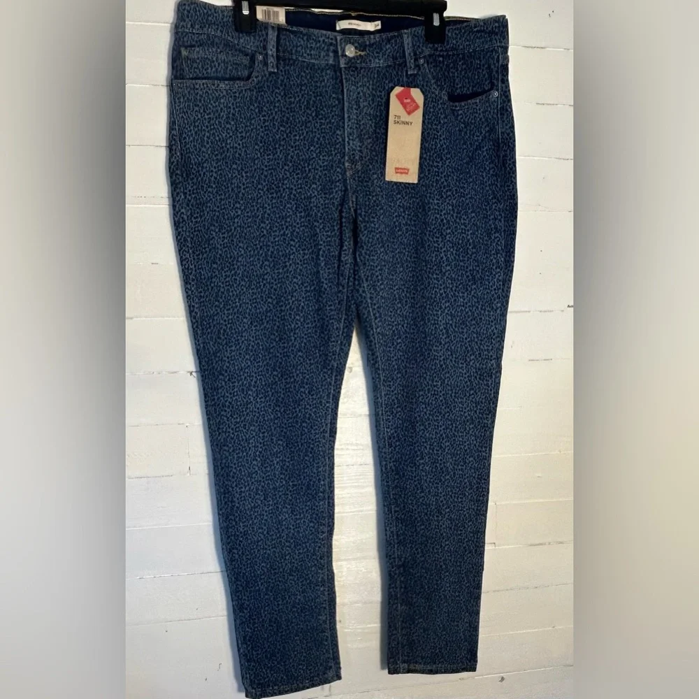 NWT Women’s Levi’s Sculpt 711 skinny, blue animal print denim, plus size 18.